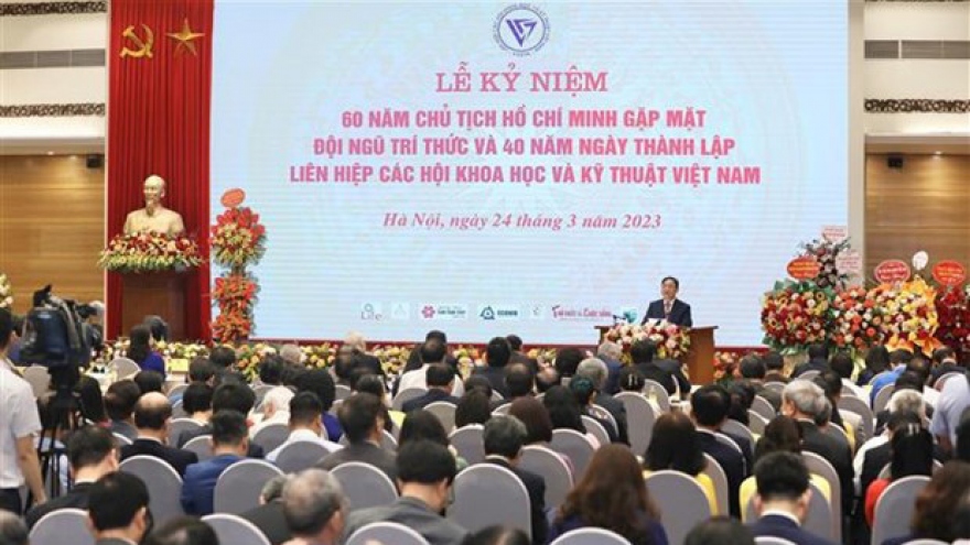 Intellectuals form important force for social development: Party leader